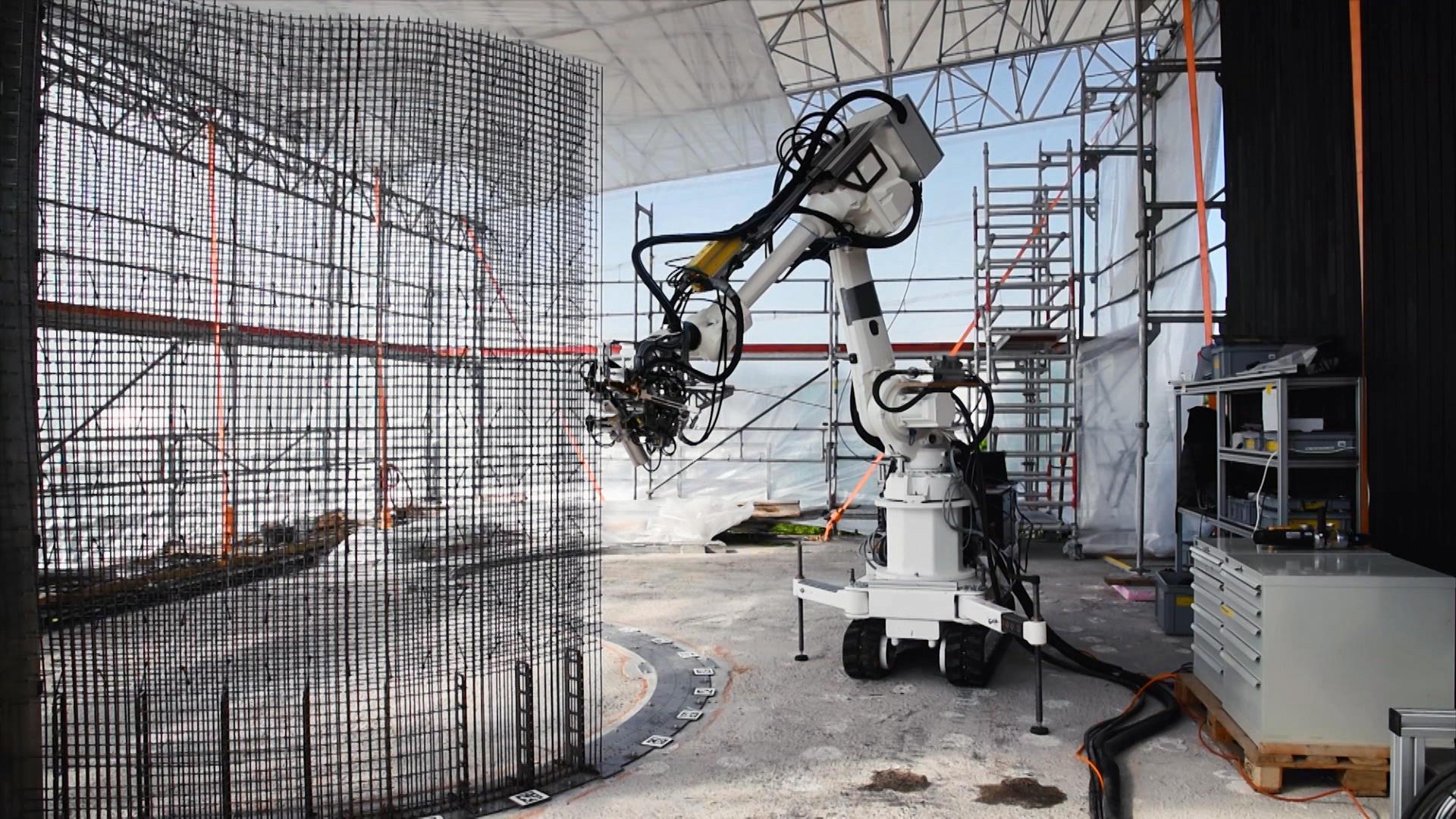 ロボットが家を建てる時代が来る？スイスで試み進む